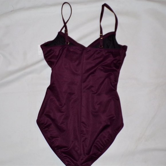 MIRACLESUIT Love Knot One Piece Swimsuit - Picture 9 of 10